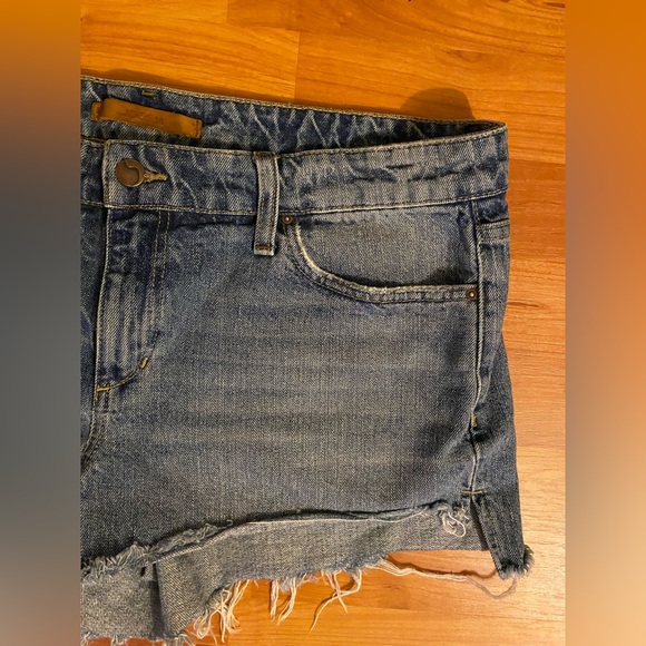 Shorts - Picture 3 of 7